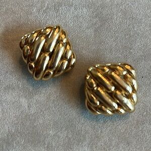 AuthenticHandmade&Signed CINER clip Earrings.Excellentcondition.Nontarnish shine